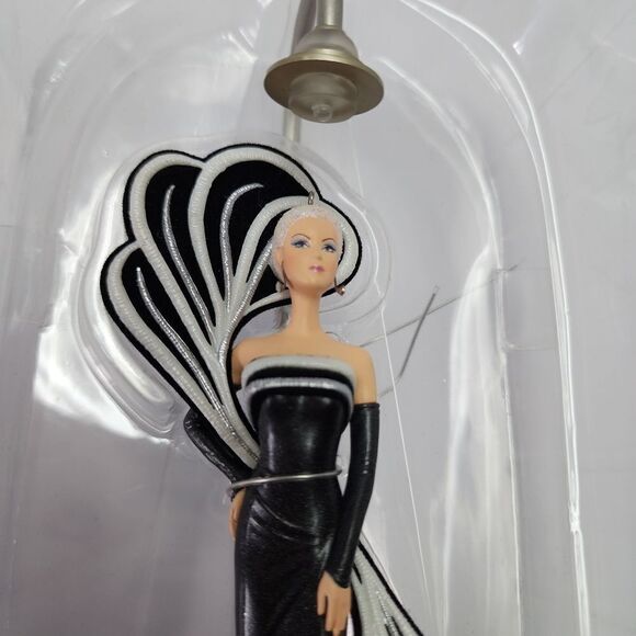 Hallmark Keepsake Christmas Ornament 45th Anniversary Barbie Ornament 2004 - Picture 5 of 8